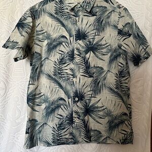 Red Head Men’s Size M Tropical Print Shirt‎